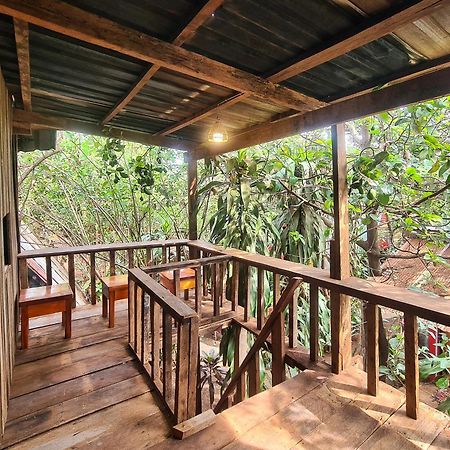 Ratanakiri Homestay & Jungle Trek Banlung Exterior photo